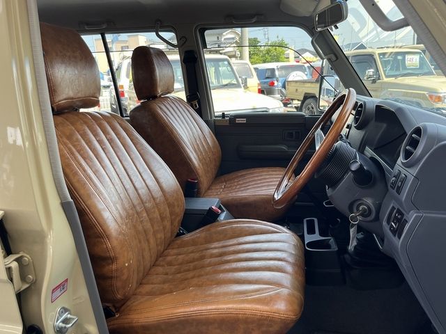 TOYOTA LANDCRUISER van 2014