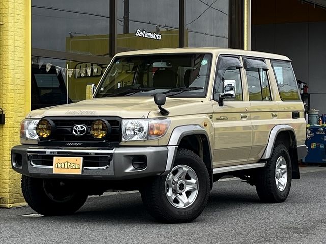 TOYOTA LANDCRUISER van 2015