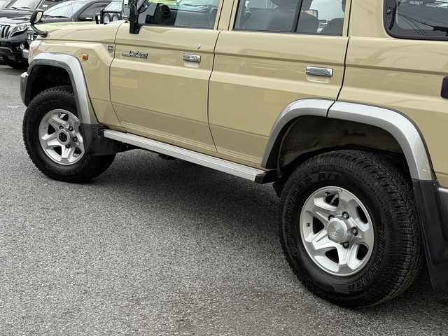 TOYOTA LANDCRUISER van 2015