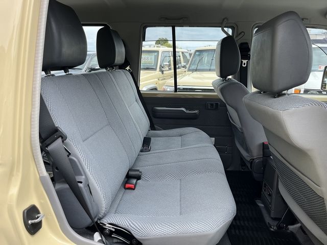 TOYOTA LANDCRUISER van 2015