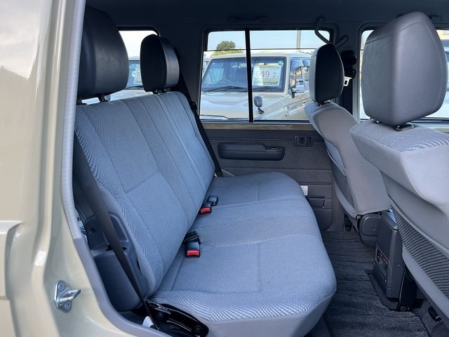 TOYOTA LANDCRUISER van 2015