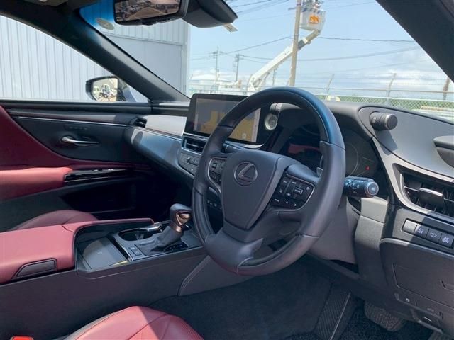 TOYOTA LEXUS ES300h 2023