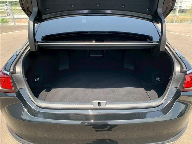 TOYOTA LEXUS ES300h 2023