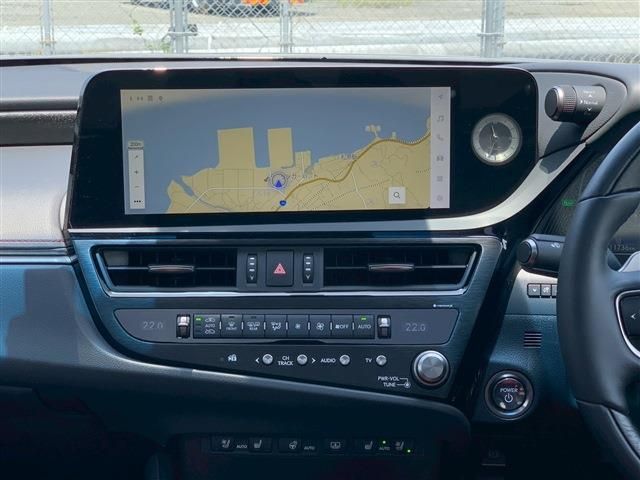 TOYOTA LEXUS ES300h 2023