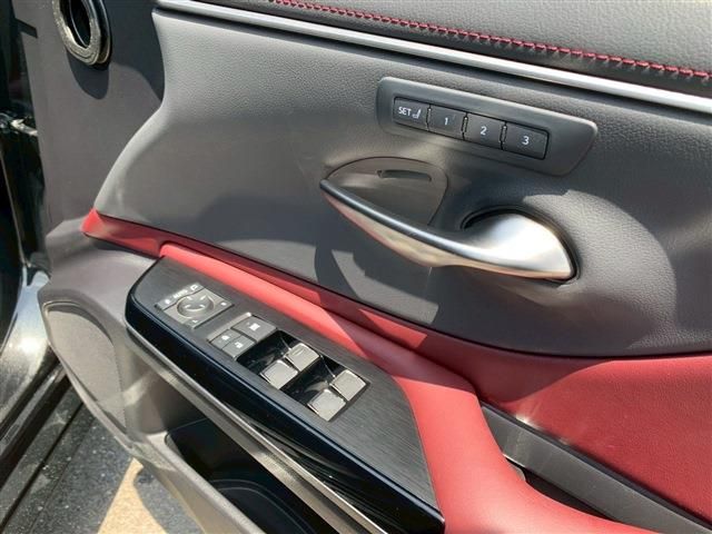 TOYOTA LEXUS ES300h 2023