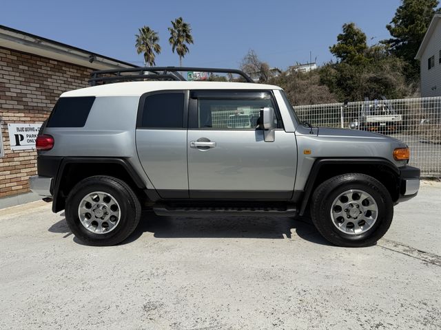 TOYOTA FJ CRUISER 4WD 2012