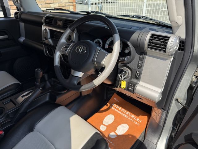 TOYOTA FJ CRUISER 4WD 2012