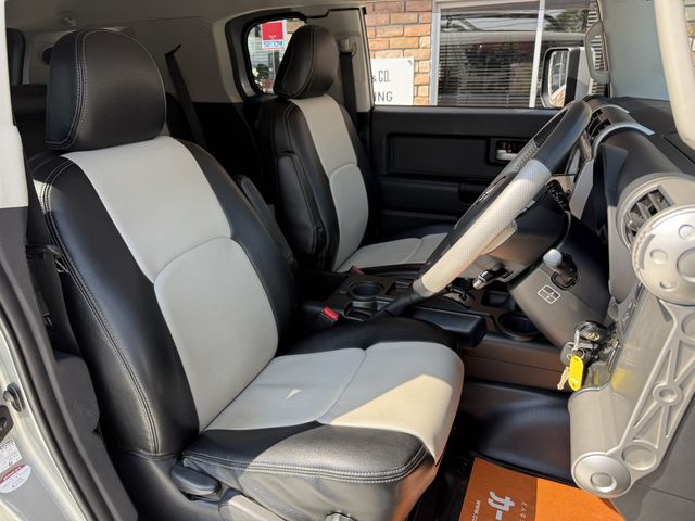 TOYOTA FJ CRUISER 4WD 2012