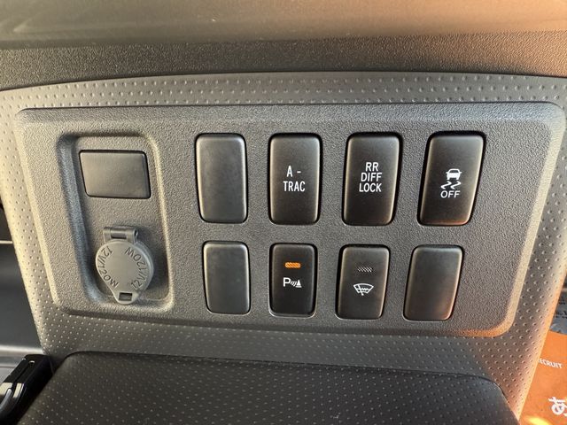 TOYOTA FJ CRUISER 4WD 2012