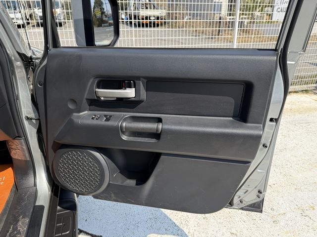 TOYOTA FJ CRUISER 4WD 2012