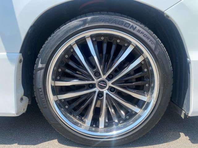 TOYOTA VELLFIRE 2010