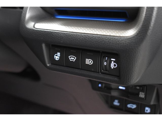 TOYOTA PRIUS 4WD 2023