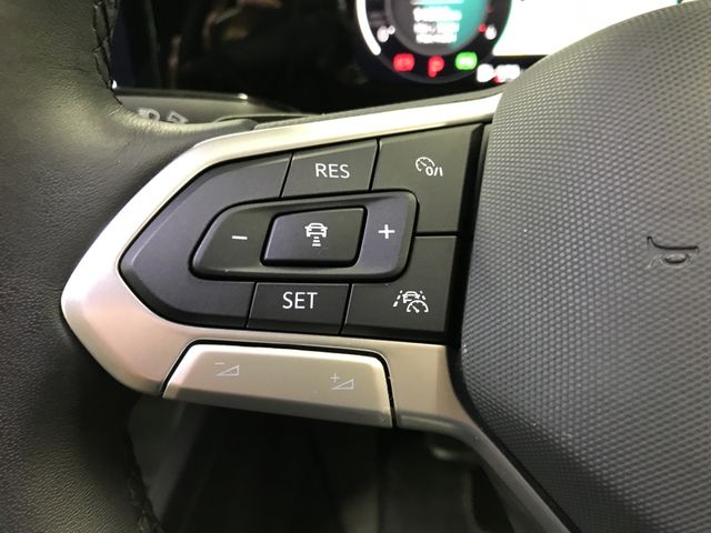 VOLKSWAGEN VOLKSWAGEN GOLF 2023