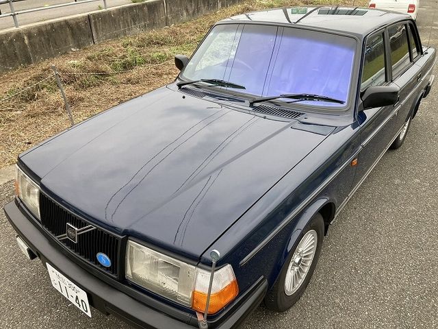VOLVO VOLVO 240 sedan 1993