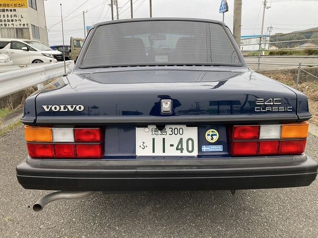 VOLVO VOLVO 240 sedan 1993