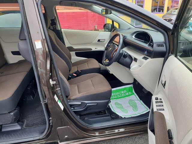 TOYOTA SIENTA HYBRID 2015