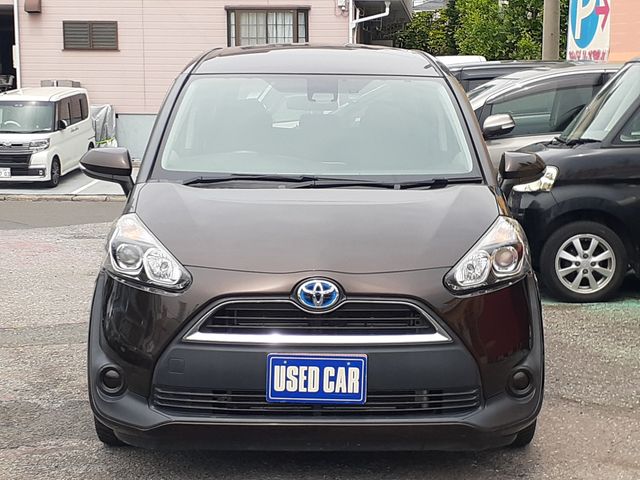 TOYOTA SIENTA HYBRID 2015