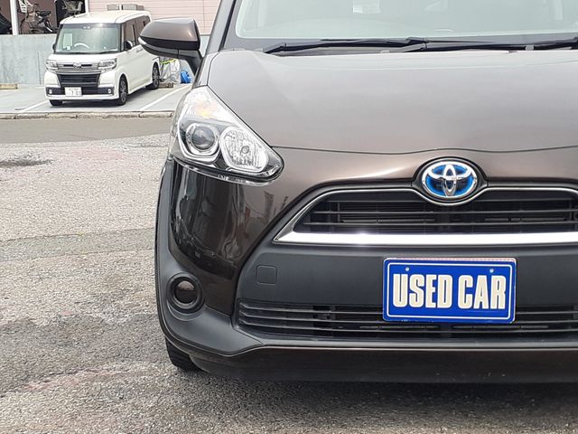 TOYOTA SIENTA HYBRID 2015