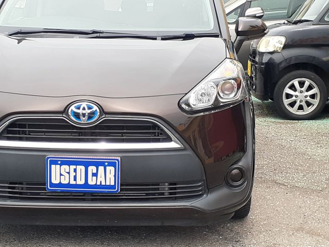 TOYOTA SIENTA HYBRID 2015