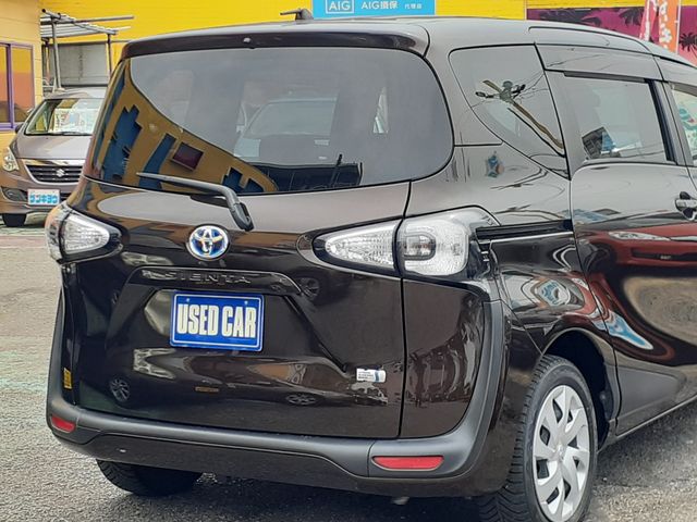 TOYOTA SIENTA HYBRID 2015