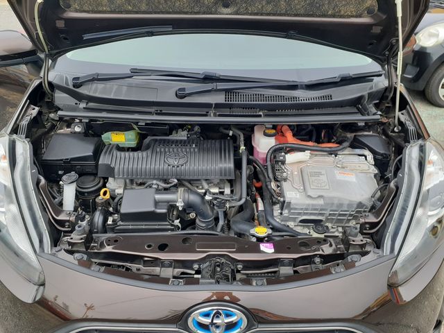TOYOTA SIENTA HYBRID 2015