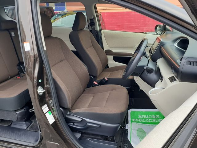 TOYOTA SIENTA HYBRID 2015
