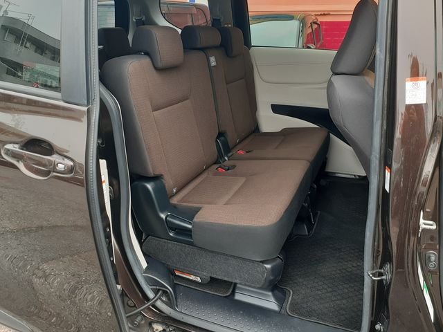 TOYOTA SIENTA HYBRID 2015