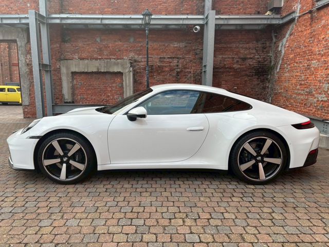 PORSCHE PORSCHE 911 2025