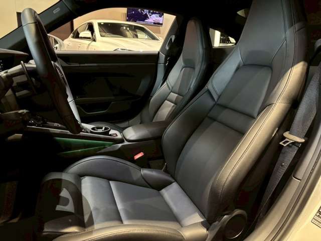 PORSCHE PORSCHE 911 2025