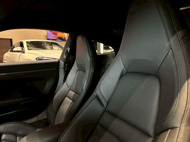 PORSCHE PORSCHE 911 2025