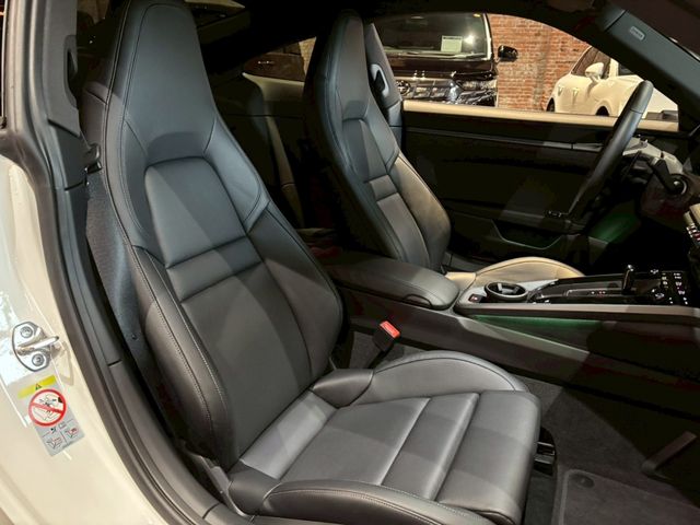 PORSCHE PORSCHE 911 2025