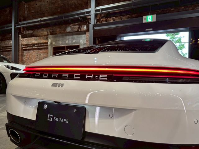 PORSCHE PORSCHE 911 2025