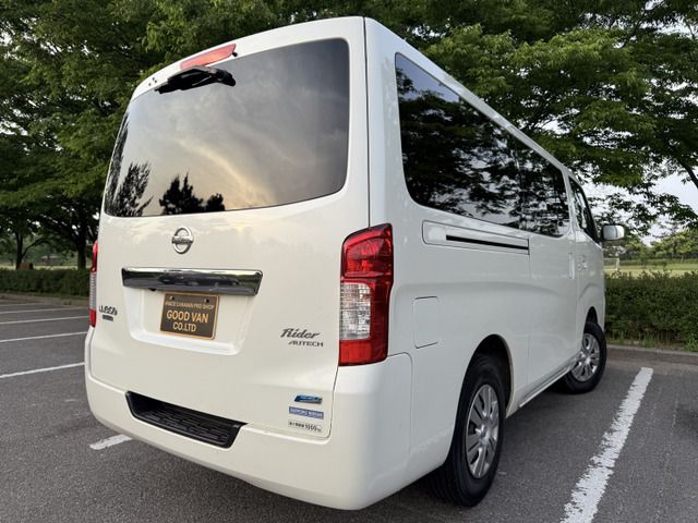NISSAN NV350 CARAVAN 4WD 2013