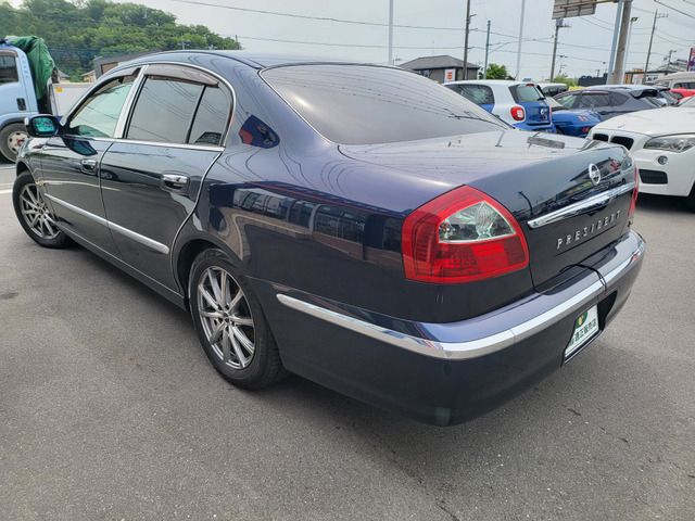 NISSAN PRESIDENT 2004