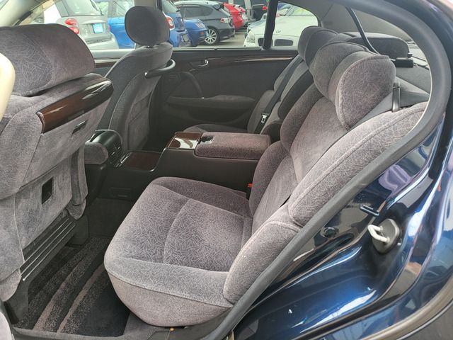 NISSAN PRESIDENT 2004