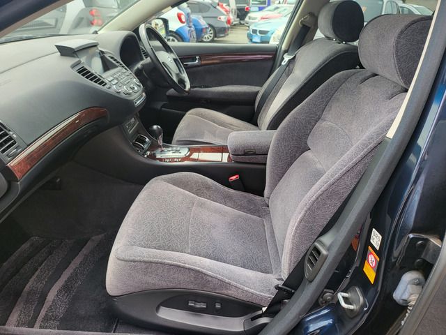 NISSAN PRESIDENT 2004