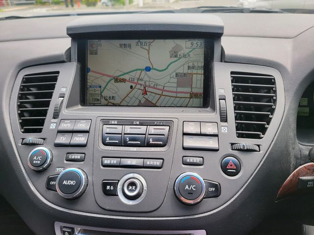 NISSAN PRESIDENT 2004