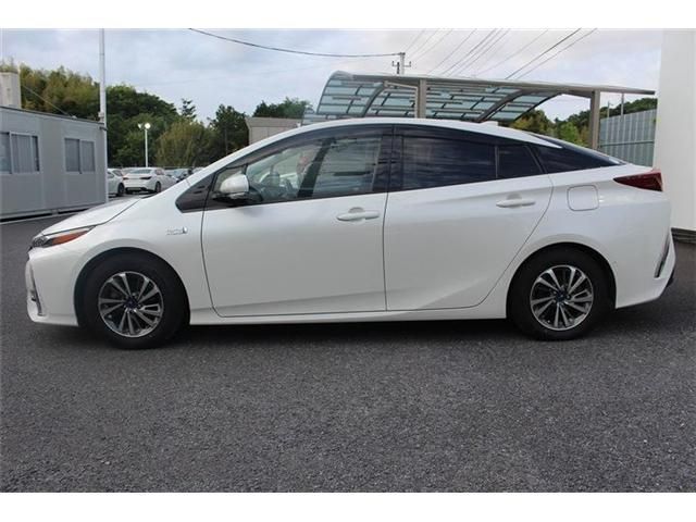 TOYOTA PRIUS PHV 2018