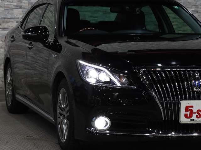 TOYOTA CROWN MAJESTA HYBRID 2015