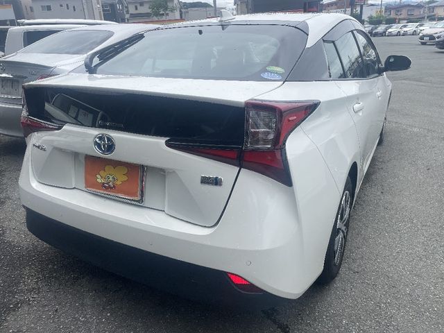 TOYOTA PRIUS 2019