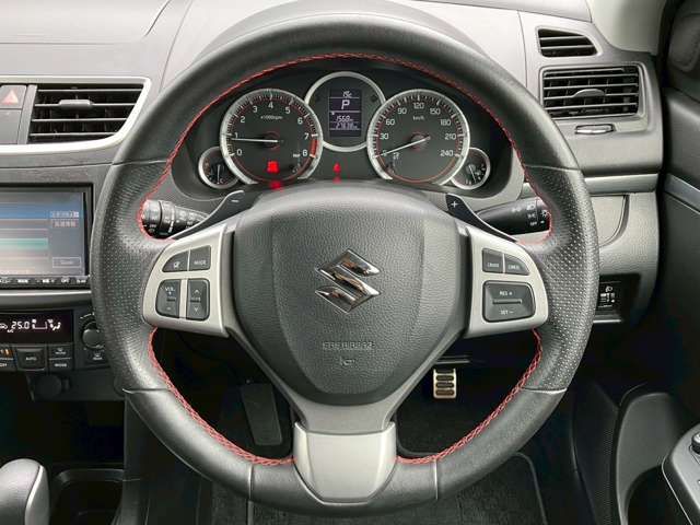 SUZUKI SWIFT 2012