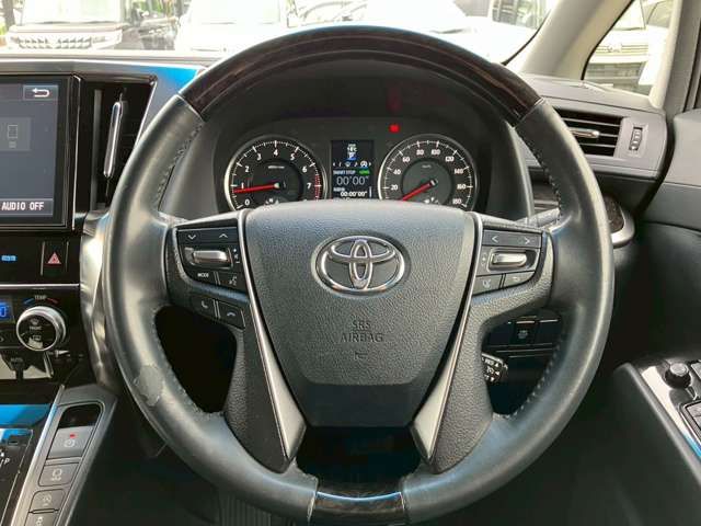 TOYOTA VELLFIRE 4WD 2017