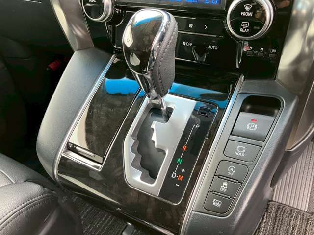 TOYOTA VELLFIRE 4WD 2017