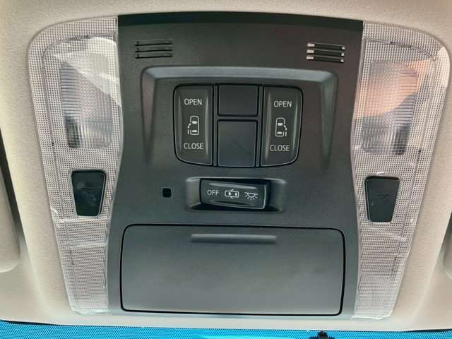 TOYOTA VELLFIRE 4WD 2017