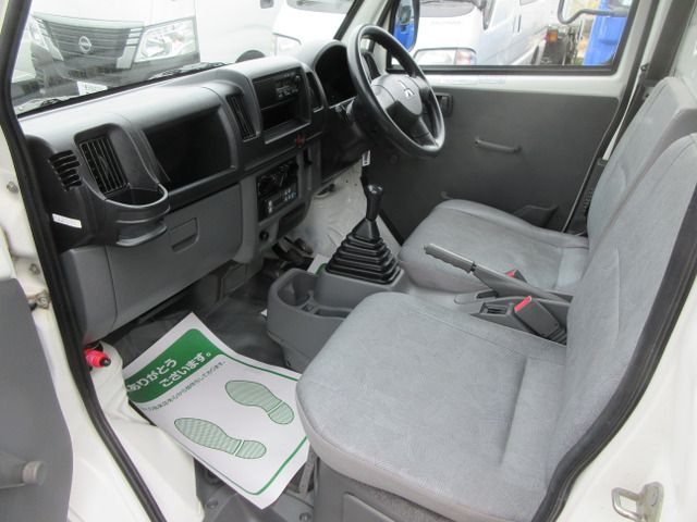 MITSUBISHI MINICAB truck 2011