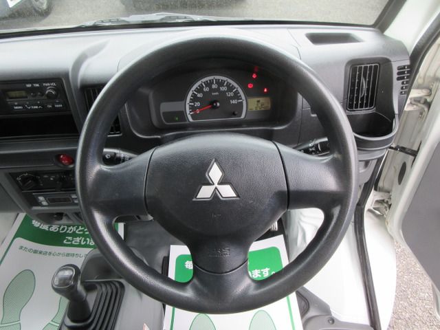 MITSUBISHI MINICAB truck 2011