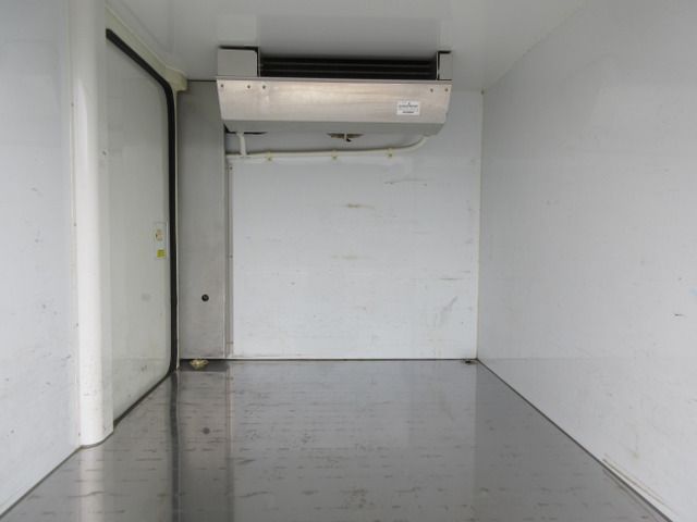 MITSUBISHI MINICAB truck 2011