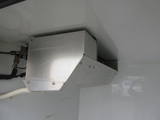 MITSUBISHI MINICAB truck 2011