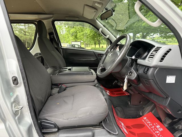 TOYOTA HIACE van 4WD 2013