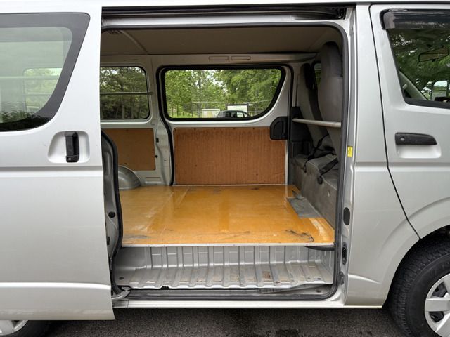 TOYOTA HIACE van 4WD 2013